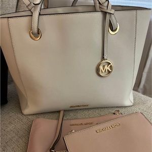 Genuine white MK tote bag, blush wristlet & large blush wallet lightly used